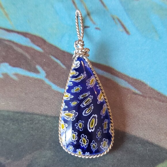 Murano Style Glass Teardrop Pendant With Silvery Rope Detail - Picture 1 of 7